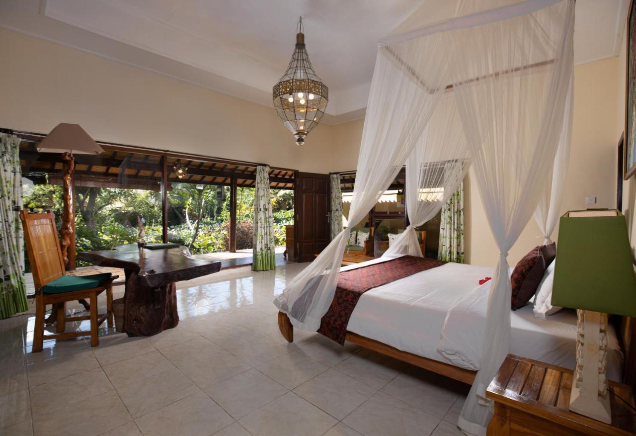 Field And Restaurant Hotel Ubud
