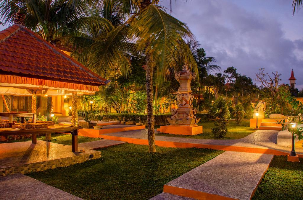 Field And Restaurant Hotel Ubud